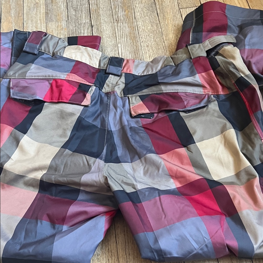 The North Face Men's Multicolor Plaid Cargo Pants - Picture 12 of 13